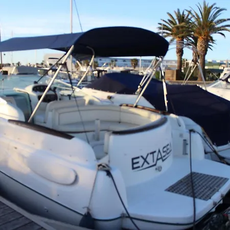 Bådhotel Sextasea *